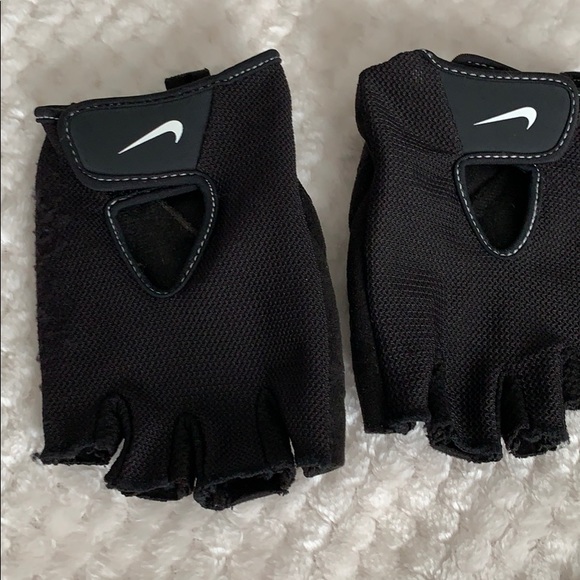 workout gloves nike